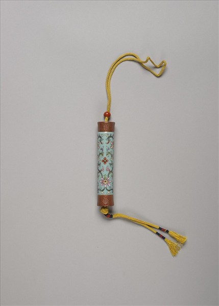 粉彩藍地番蓮紋牙籤筒