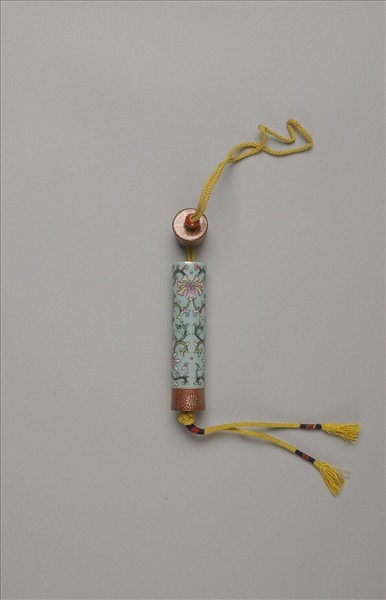 粉彩藍地番蓮紋牙籤筒