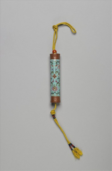 粉彩藍地番蓮紋牙籤筒