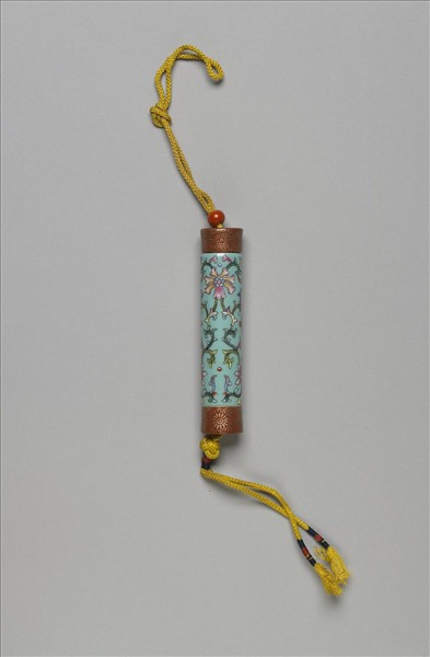 粉彩藍地番蓮紋牙籤筒