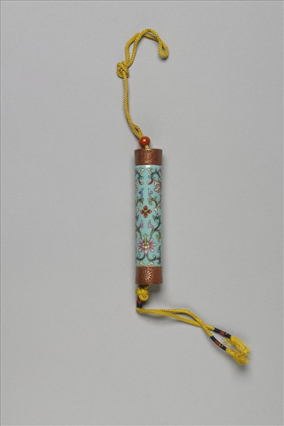 粉彩藍地番蓮紋牙籤筒