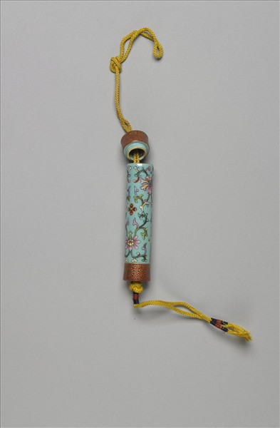 粉彩藍地番蓮紋牙籤筒