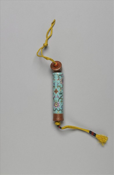 粉彩藍地番蓮紋牙籤筒