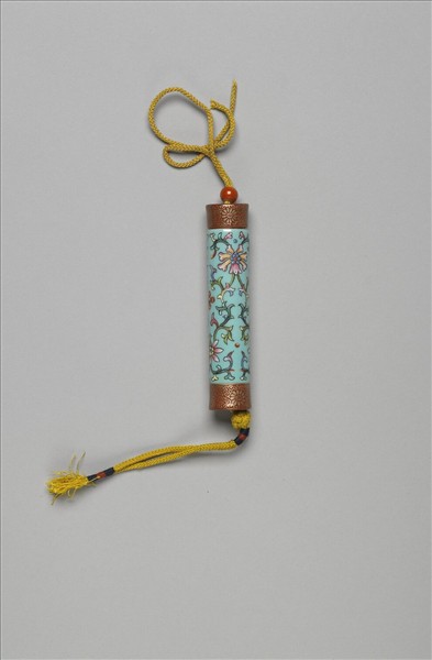 粉彩藍地番蓮紋牙籤筒