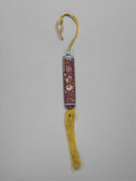 粉彩紅地番蓮紋牙籤筒