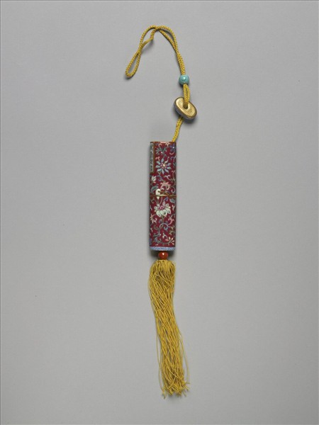 粉彩紅地番蓮紋牙籤筒