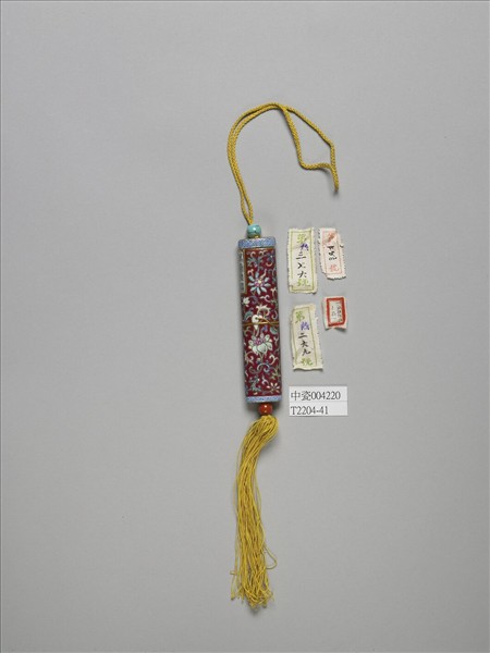 粉彩紅地番蓮紋牙籤筒