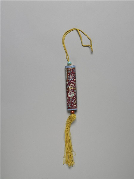 粉彩紅地番蓮紋牙籤筒