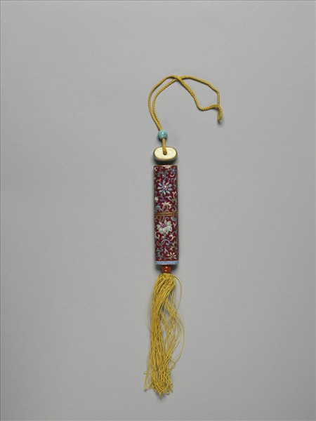 粉彩紅地番蓮紋牙籤筒