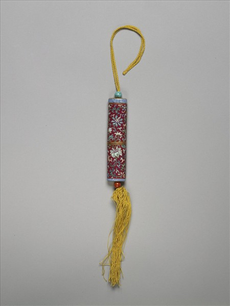 粉彩紅地番蓮紋牙籤筒