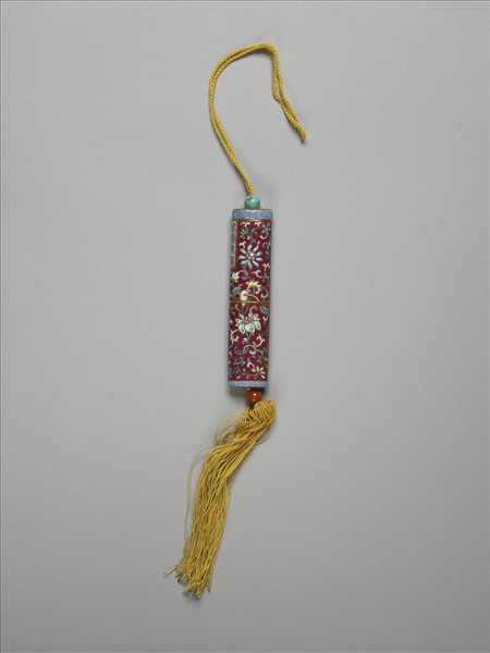 粉彩紅地番蓮紋牙籤筒