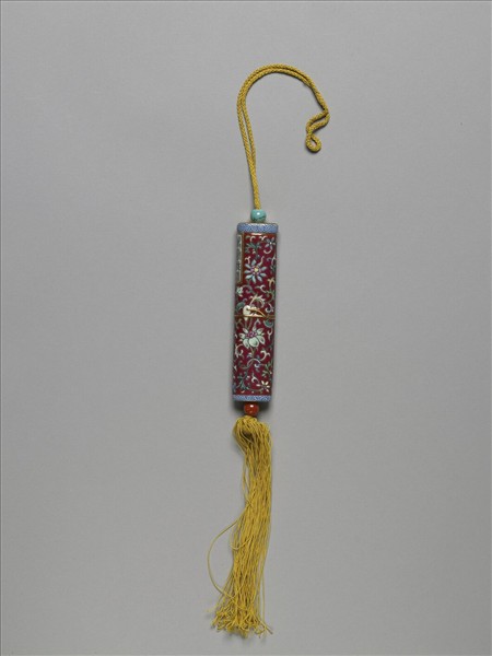 粉彩紅地番蓮紋牙籤筒