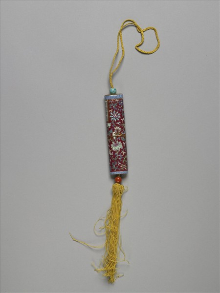 粉彩紅地番蓮紋牙籤筒