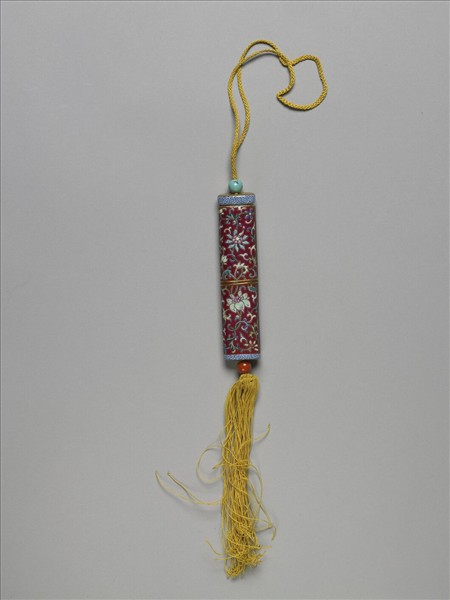 粉彩紅地番蓮紋牙籤筒