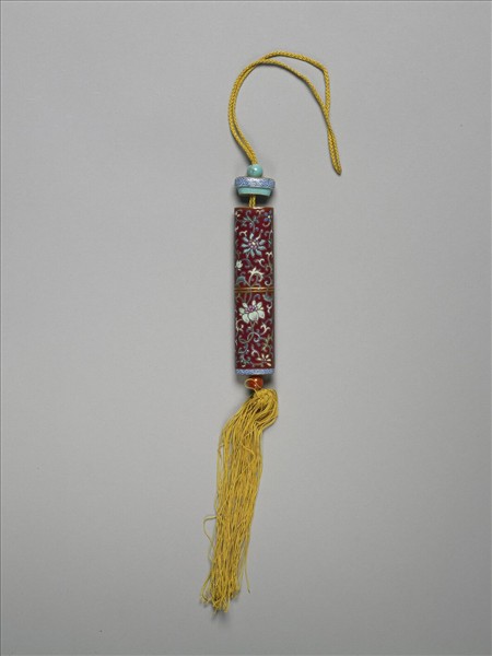 粉彩紅地番蓮紋牙籤筒