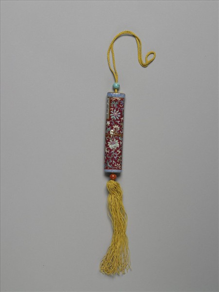 粉彩紅地番蓮紋牙籤筒