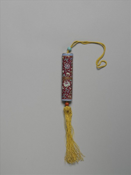 粉彩紅地番蓮紋牙籤筒