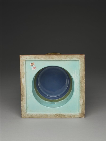 霽青釉描金花卉紋塔形龕