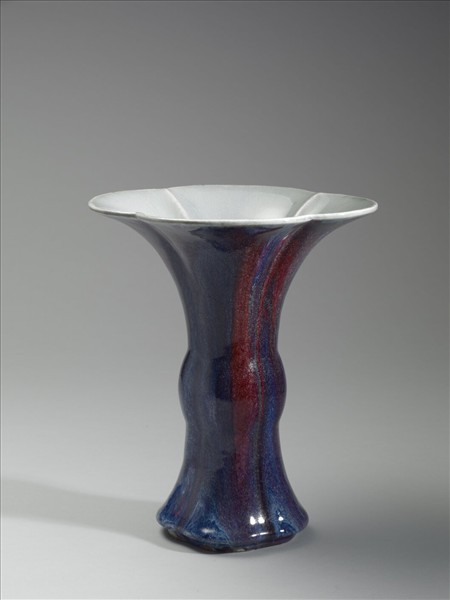 爐鈞釉四瓣花觚