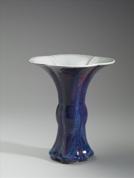 爐鈞釉四瓣花觚