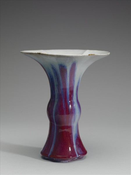 爐鈞釉四瓣花觚