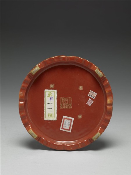 粉彩福壽番蓮紋冠架