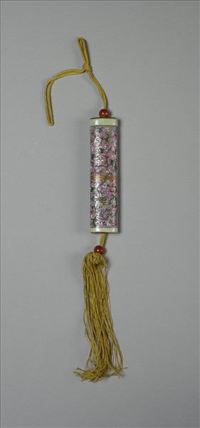 粉彩粉紅地纏枝花卉紋牙籤筒