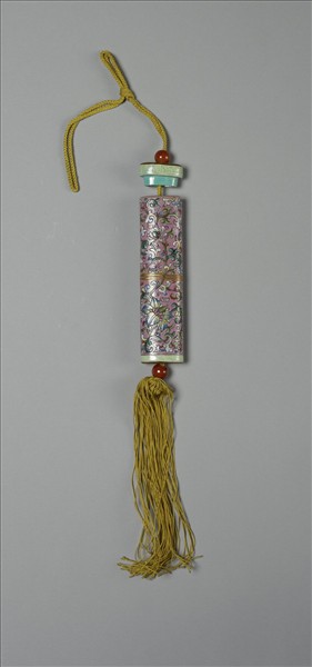 粉彩粉紅地纏枝花卉紋牙籤筒