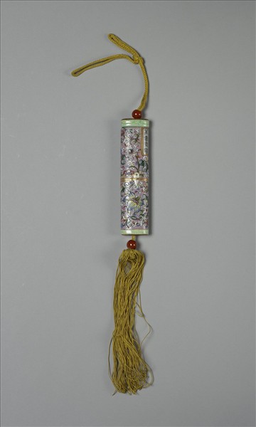 粉彩粉紅地纏枝花卉紋牙籤筒