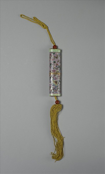 粉彩粉紅地纏枝花卉紋牙籤筒