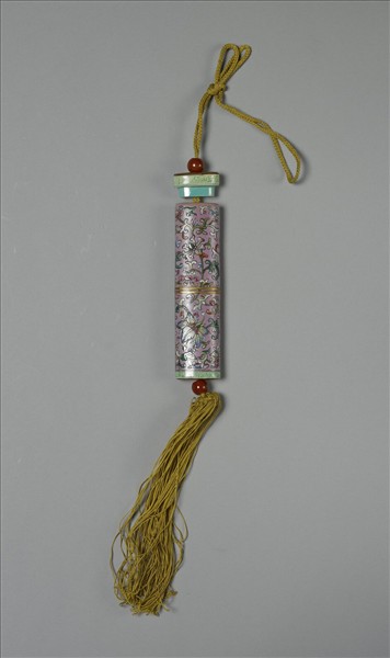 粉彩粉紅地纏枝花卉紋牙籤筒