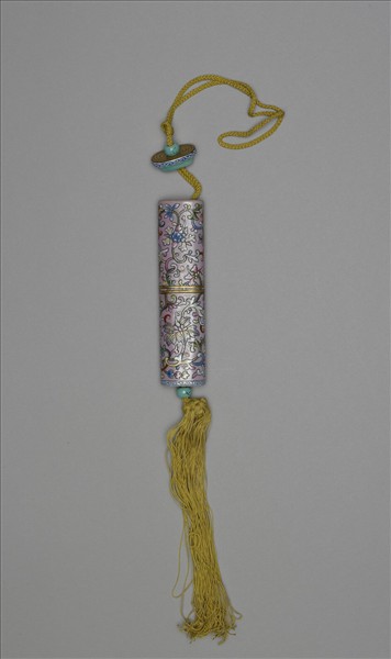 粉彩粉紅地纏枝花卉紋牙籤筒