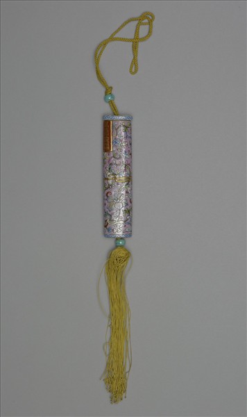 粉彩粉紅地纏枝花卉紋牙籤筒