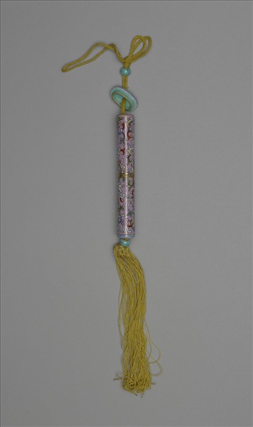 粉彩粉紅地纏枝花卉紋牙籤筒