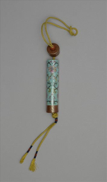 粉彩藍地番蓮紋牙籤筒