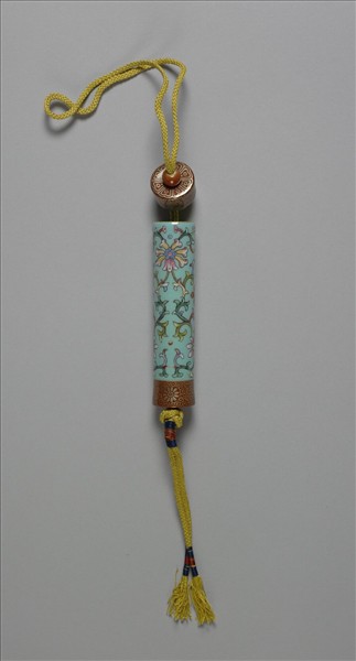 粉彩藍地番蓮紋牙籤筒