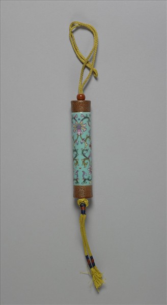 粉彩藍地番蓮紋牙籤筒