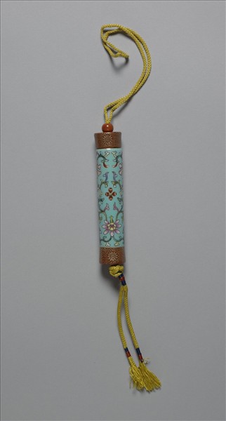 粉彩藍地番蓮紋牙籤筒