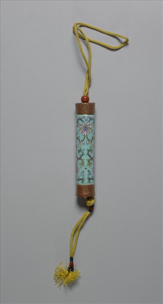 粉彩藍地番蓮紋牙籤筒