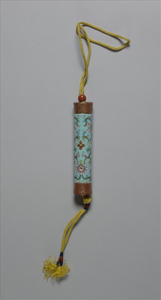 粉彩藍地番蓮紋牙籤筒