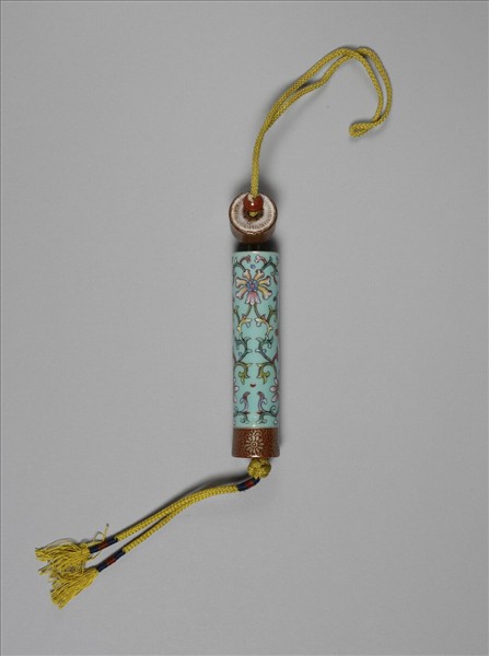 粉彩藍地番蓮紋牙籤筒