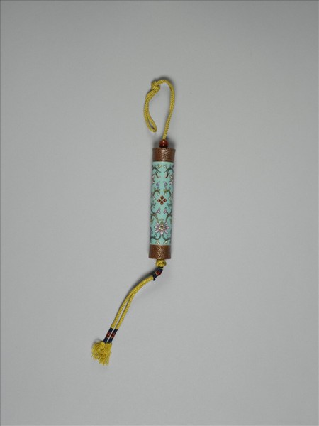 粉彩藍地番蓮紋牙籤筒