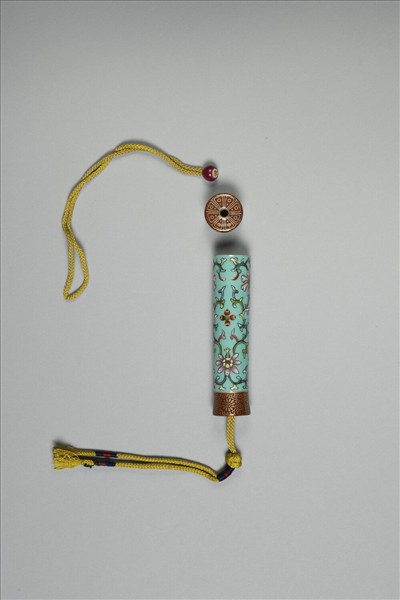 粉彩藍地番蓮紋牙籤筒