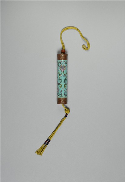 粉彩藍地番蓮紋牙籤筒