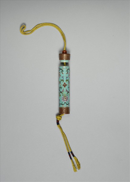 粉彩藍地番蓮紋牙籤筒