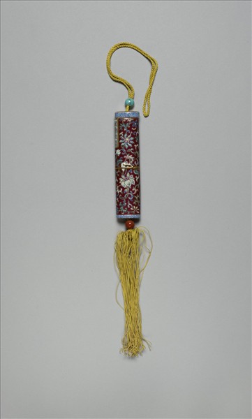 粉彩紅地番蓮紋牙籤筒