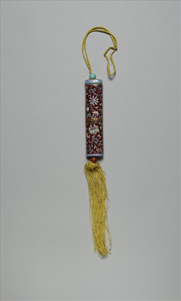 粉彩紅地番蓮紋牙籤筒