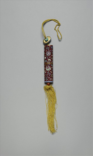 粉彩紅地番蓮紋牙籤筒