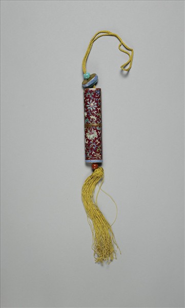 粉彩紅地番蓮紋牙籤筒