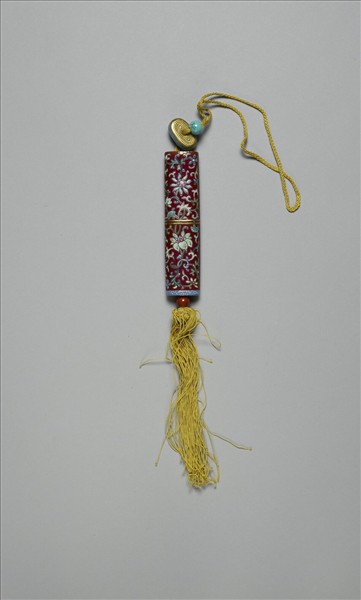 粉彩紅地番蓮紋牙籤筒